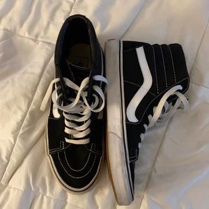 Size 9.5 sk8 hi shoes